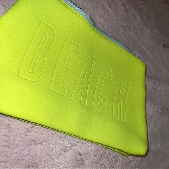 Victoria’s Secret Beach Bag - neon yellow - NWOT - Picture 3 of 10